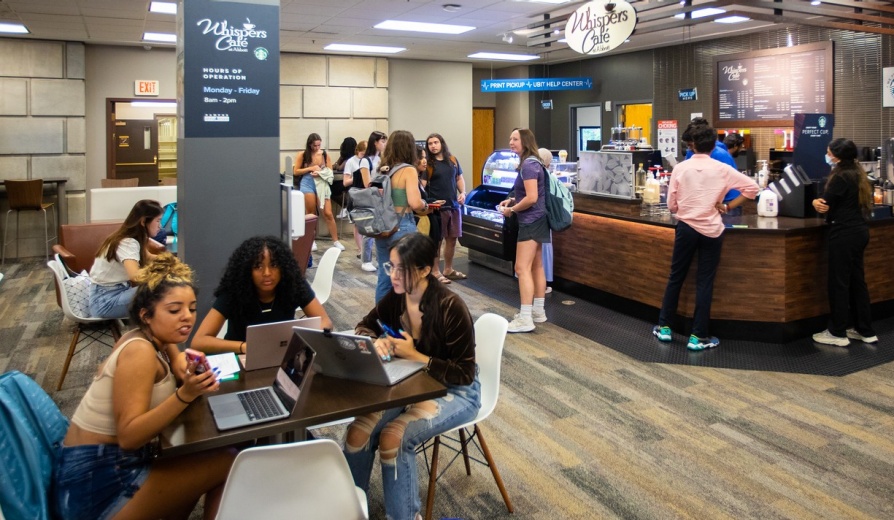Students inside the Abbott Library on the first day of classes for the fall semester in August 2022. Photographer: Douglas Levere.