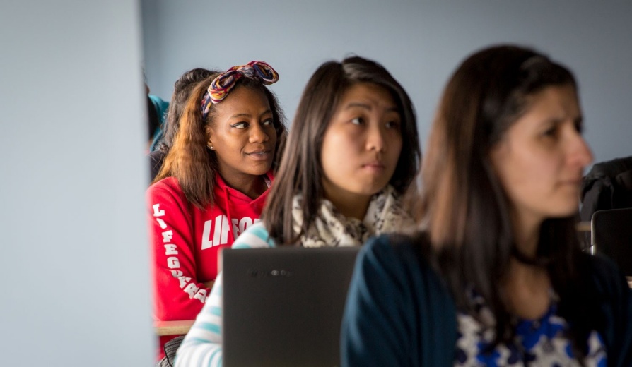 Studnets in a classroom. 