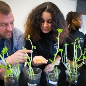 Andrew Franz and his students, Toriana Cornwell, Gabriella Melendez and Shaniylah Welch at Hamlin Park School, Buffalo, NY Photographer: Douglas Levere. 