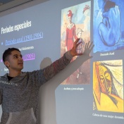 Students in Elizabeth Scarlett's Spanish “Age of Lorca” class, part of the Romance Languages & Literatures department in the College of Arts and Sciences. Photographer: Meredith Forrest Kulwicki. 