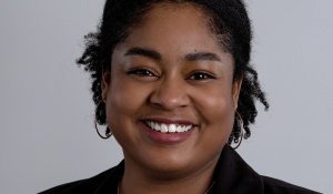 Headshot of Dr. Naomi Thompson. 