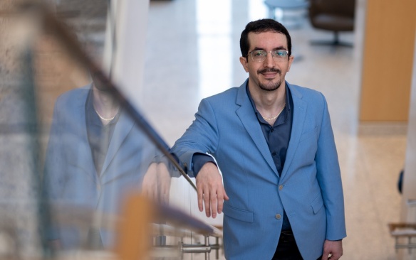 PhD student Reza Nahid Sahlan. 