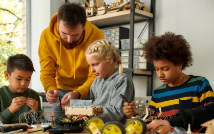 Students work on STEM project. 