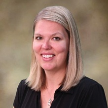 Headshot of Amanda Winkelsas. 