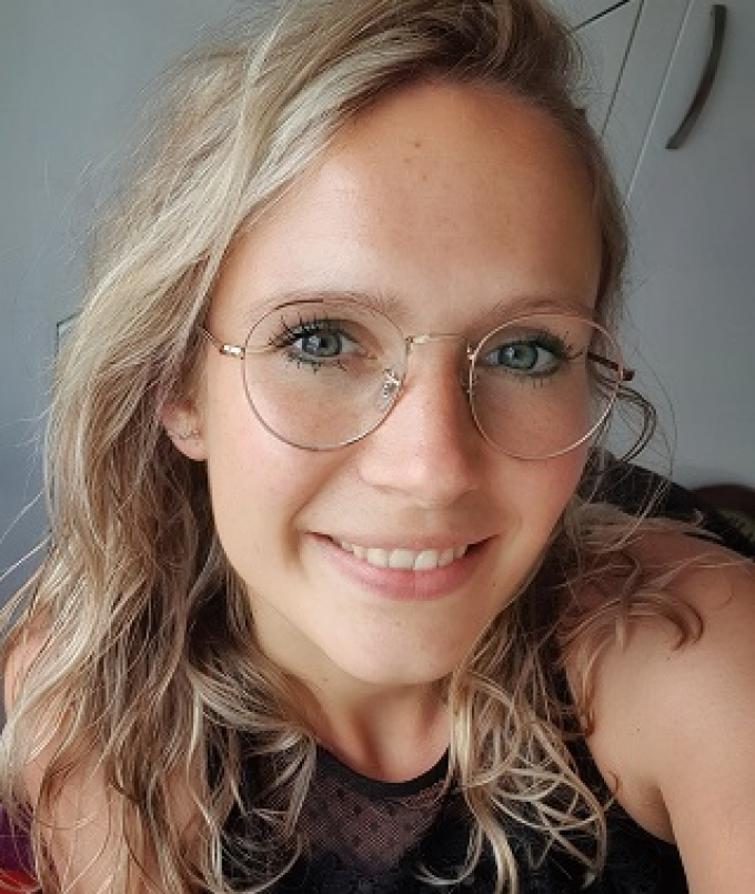 Headshot photo of Lydia Laninga-Wijnen, PhD. 