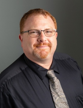 Head shot of UB earthworm expert Nicholas Henshue. 