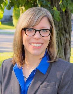 Portrait of UB nutrition expert Danielle Meyer. 