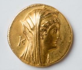 a gold octodrachm of Arsinoe II. 