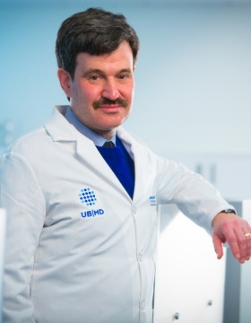 Andrew Talal in white coat. 