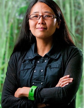 Portrait of UB architect Joyce Hwang. 