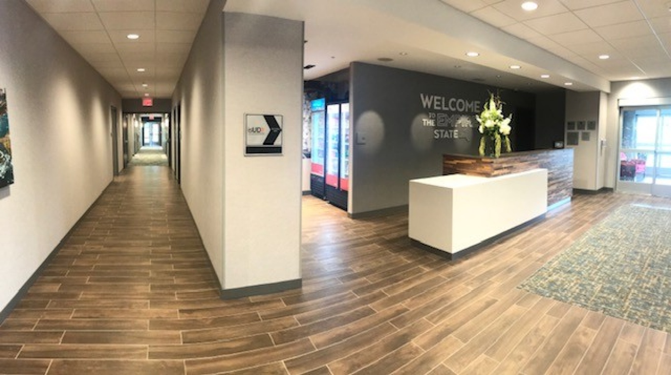 Photo of the lobby at the new Hampton Inn Buffalo-Amherst.
