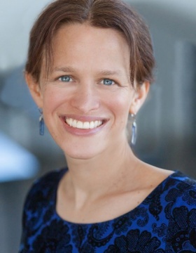 Portrait of UB sociologist Hanna Grol-Prokopczyk. 