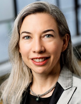 Portrait of UB art historian Elizabeth Otto. 