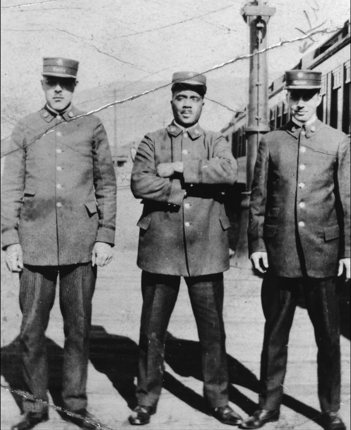 Zoom image: Three railway porters posing, Toronto, Ontario, 1925. Courtesy of Evelyn Turner. Multicultural History Society of Ontario. 
