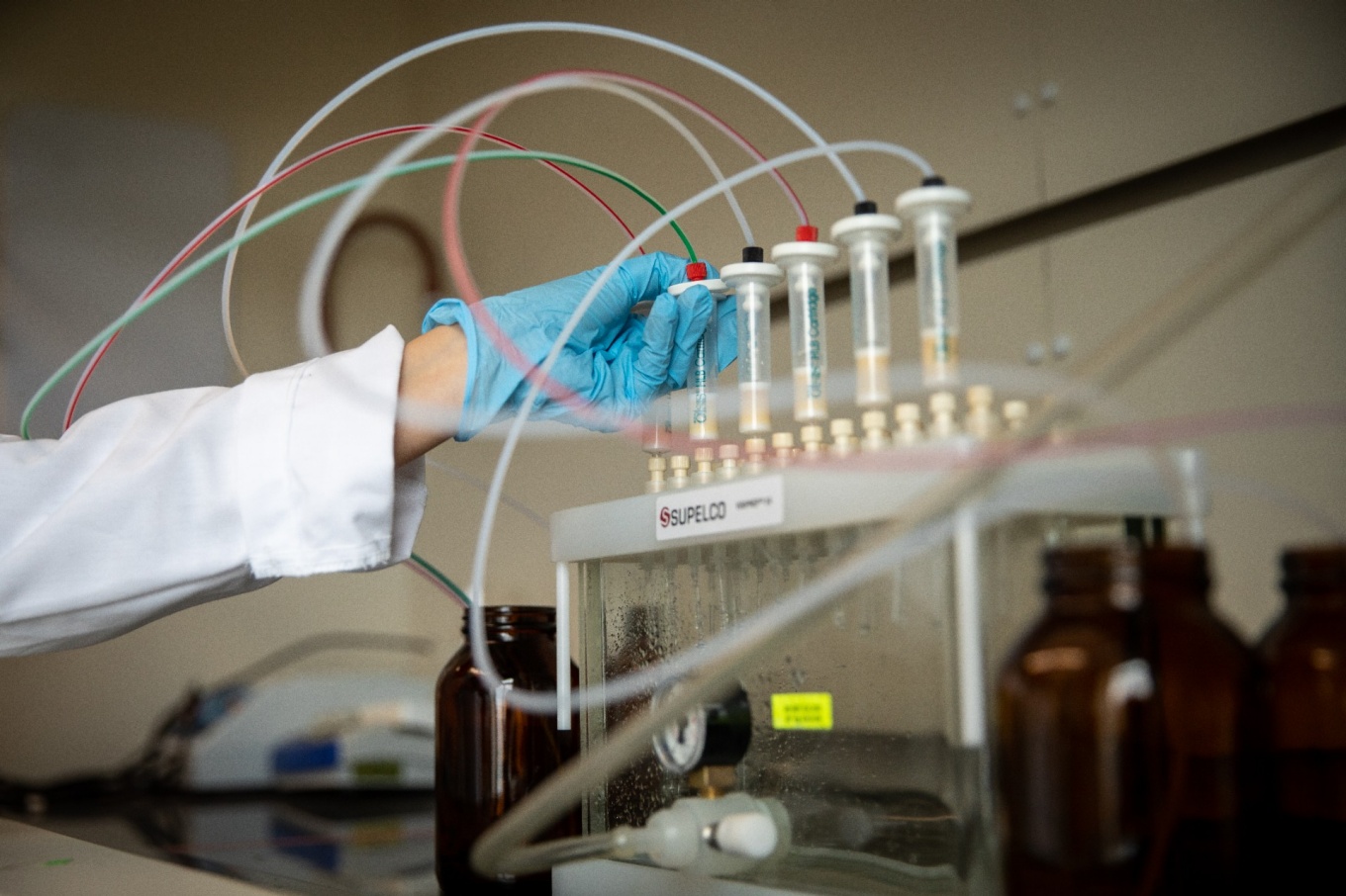 Zoom image: To study medicines in wastewater, UB scientists use the equipment and techniques pictured here to isolate chemical compounds from water samples. Credit: Meredith Forrest Kulwicki / University at Buffalo 