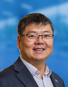 Photo of Jinjun Xiong. 