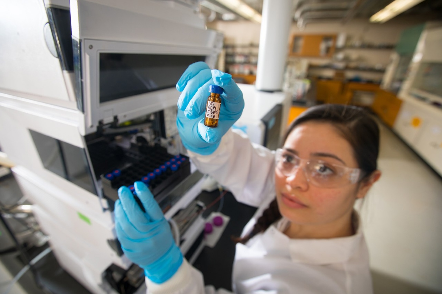 Darleny Lizardo, UB PhD candidate in medicinal chemistry, working in the Atilla-Gokcumen lab.