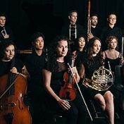 photo of ensemble mise-en. 