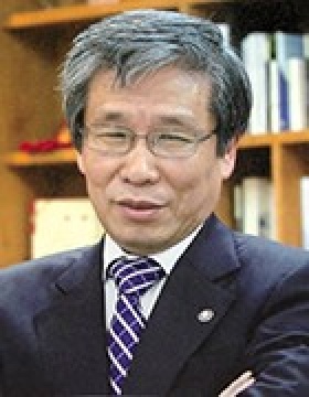 headshot of Seong-Kon Kim. 