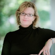 headshot of stacey sigmon. 