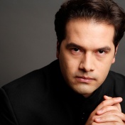 picture of conductor Robert Trevino. 