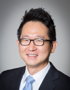 headshot of KiYoung Lee. 