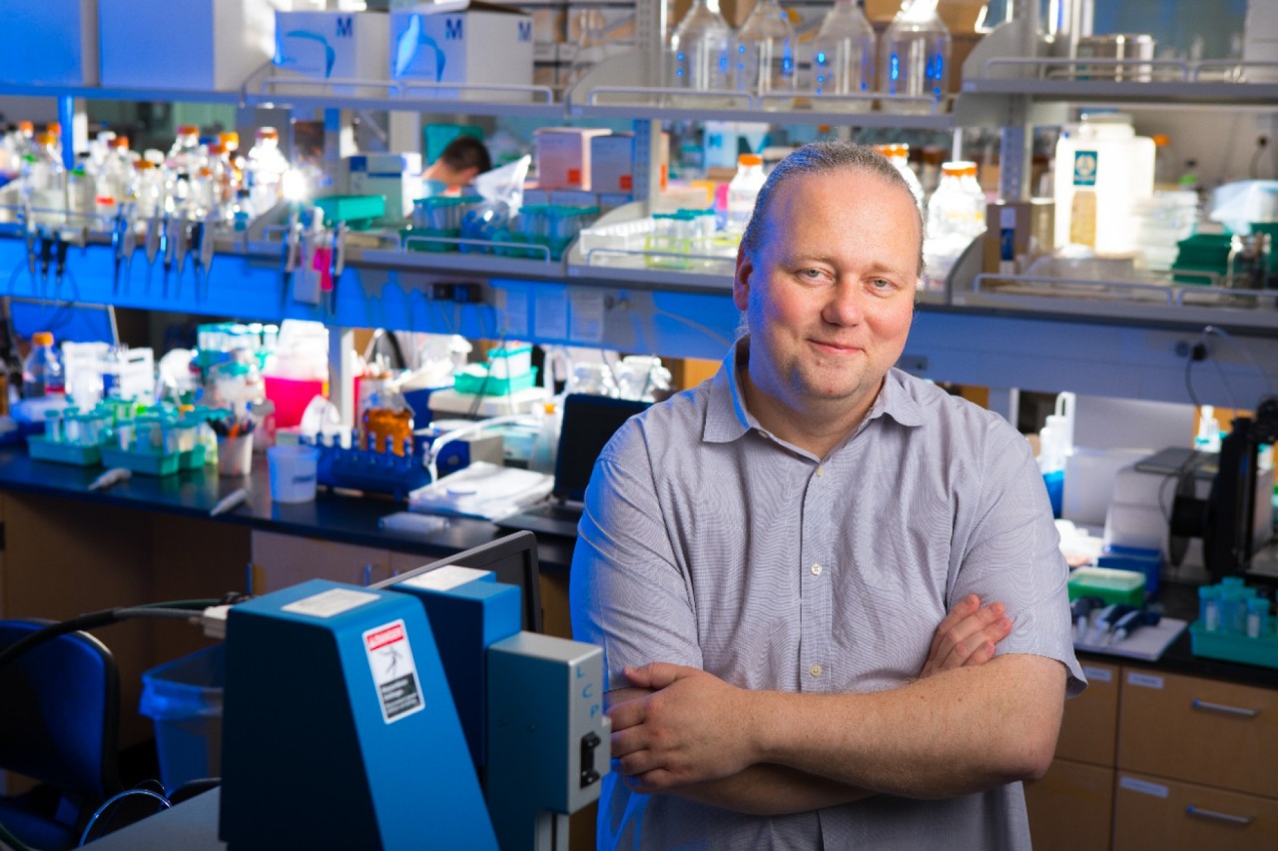 shot of Artem Evdokimov in the lab. 