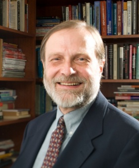 headshot of Lynn Kozlowski. 
