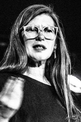 Lisa Robertson. 