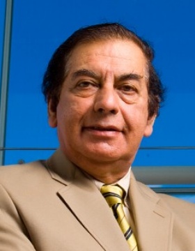 headshot of Paresh Dandona. 