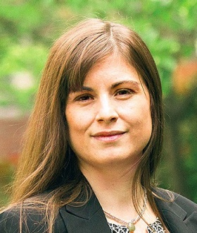 headshot of Nicole Hallett. 