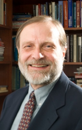 headshot of Lynn Kozlowski. 