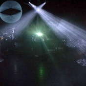 HANATSU miroir on stage. 