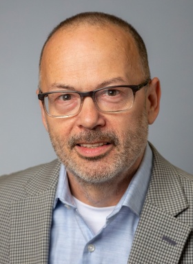 headshot of Charles Lindsey. 