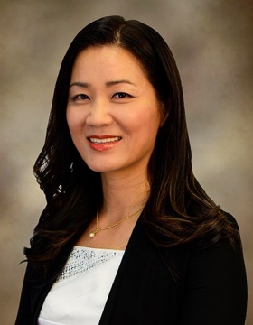 Portrait of GSE faculty member Ji-Won Son. 