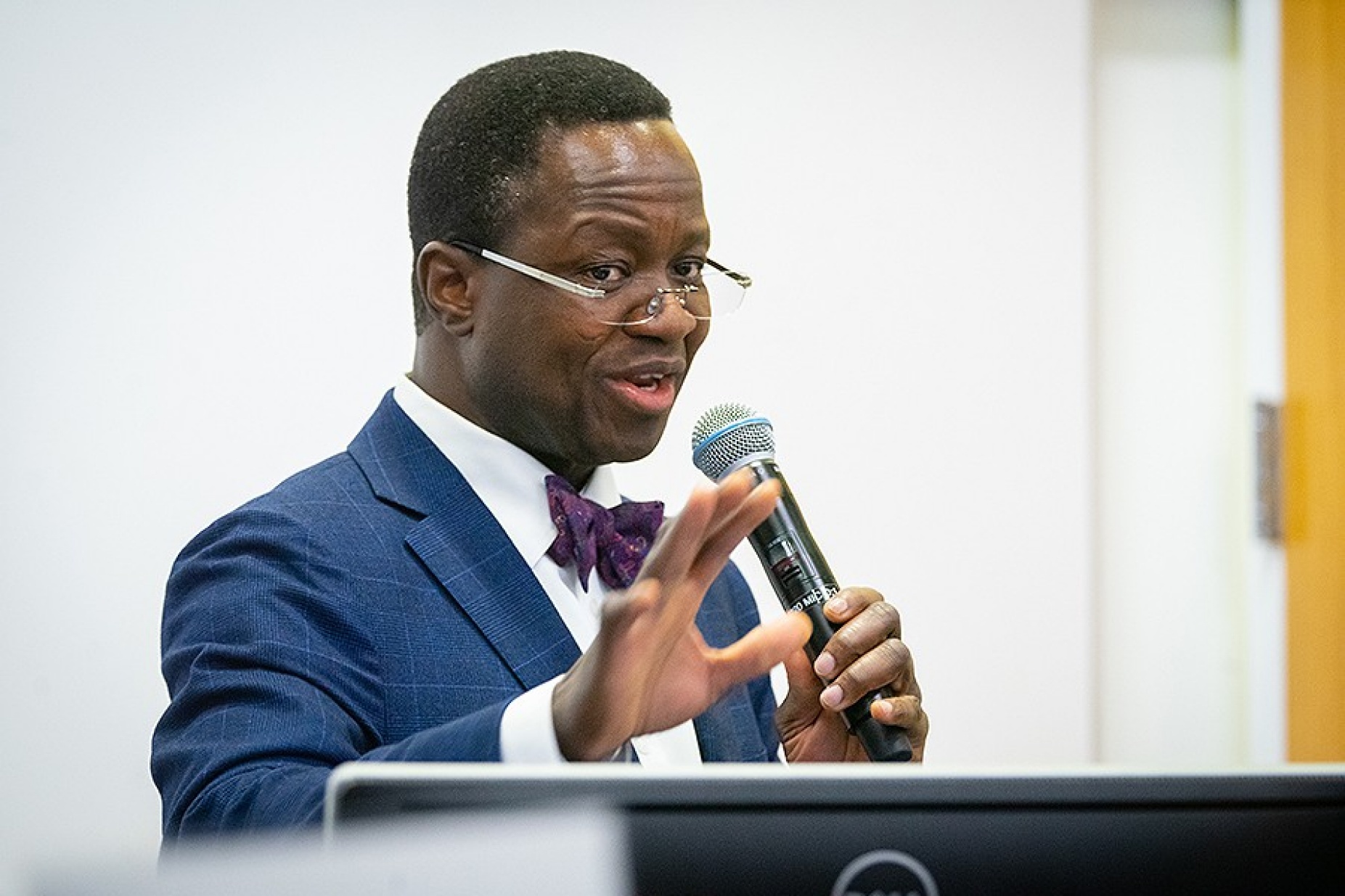 Moro Salifu, a faculty member at SUNY Downstate Health Sciences University and director of the Brooklyn Health Disparities Center, speaks at the Ignighting Hope conference. 