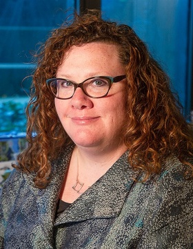 Portrait of University Libraries Vice Provost Evviva Weinraub Lajoie. 