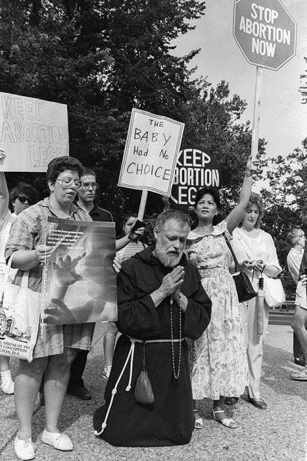 Zoom image: Anti-abortion demonstrators stage an event outside the U.S. Supreme Court Building on April 26, 1989. Photo: Lorie Shaull CC BY 2.0 
