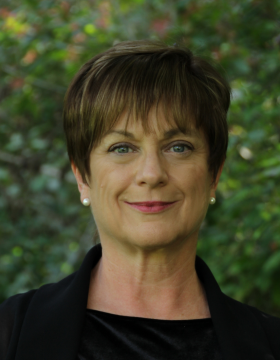 headshot of Jeanne Fornarola. 