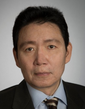 headshot of Inho Suk. 