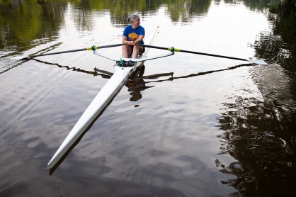 Zoom image: The oars give the boat about a 12-foot wing span. Photo: Meredith Forrest Kulwicki 