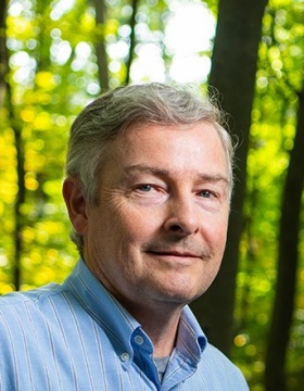 headshot of Scott Mackay. 