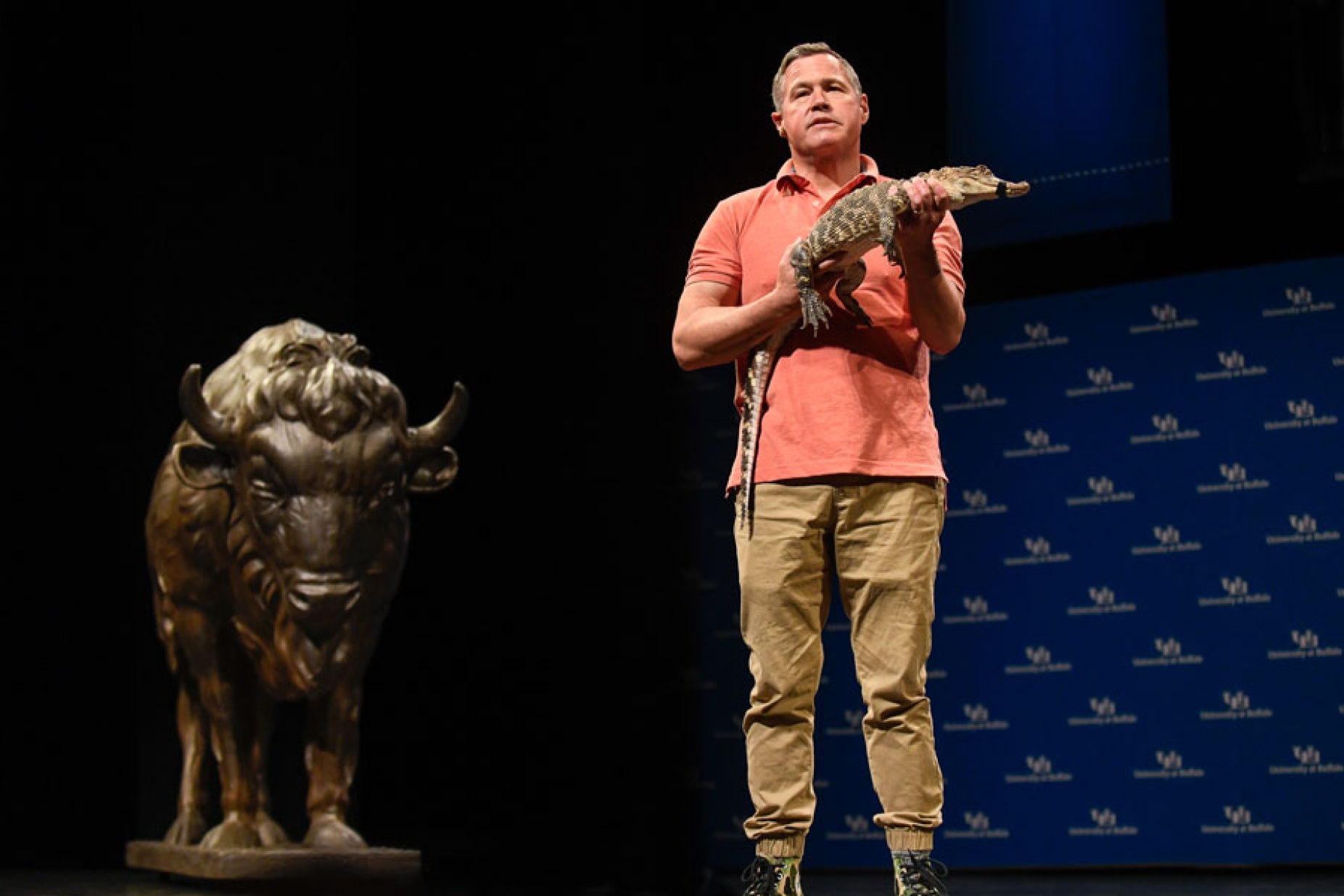 Zoom image: Jeff Corwin holds an alligator from the American South. Photo: Joe Cascio 