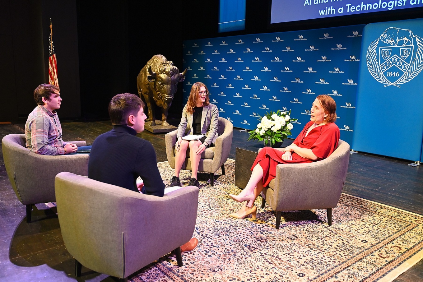 Amy Schneider spoke with students during her appearance. 