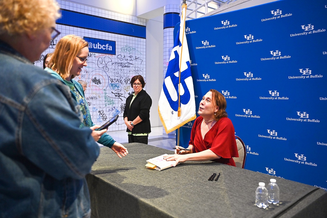 Amy Scheider also signed books before her Distinguished Speakers Series appearance. 