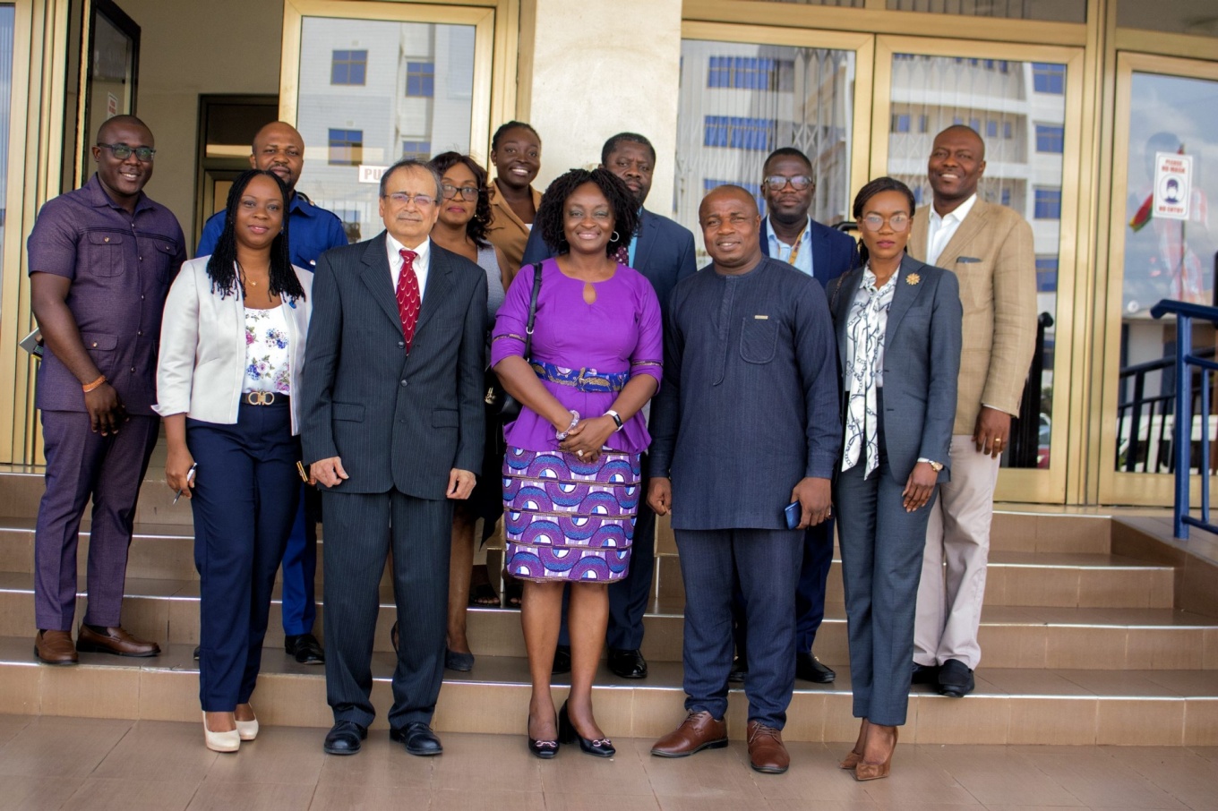 Nallan Suresh and Dorothy Siaw Asamoah with UPSA leaders, deans, directors and faculty at the signing ceremony. 