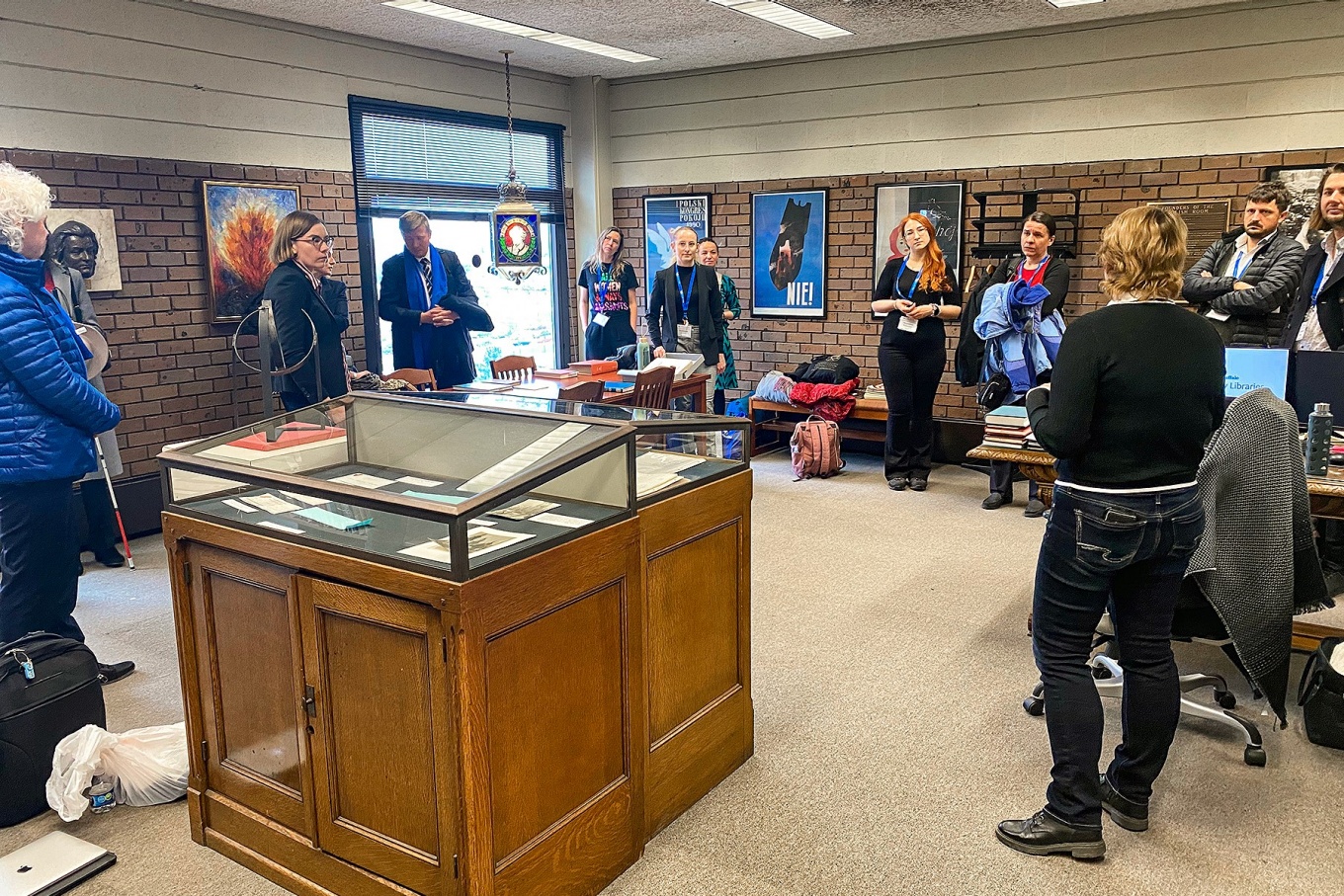 Rose Orcutt, Polish Room Librarian, provides a briefing on the collection to the JU Scholars. 