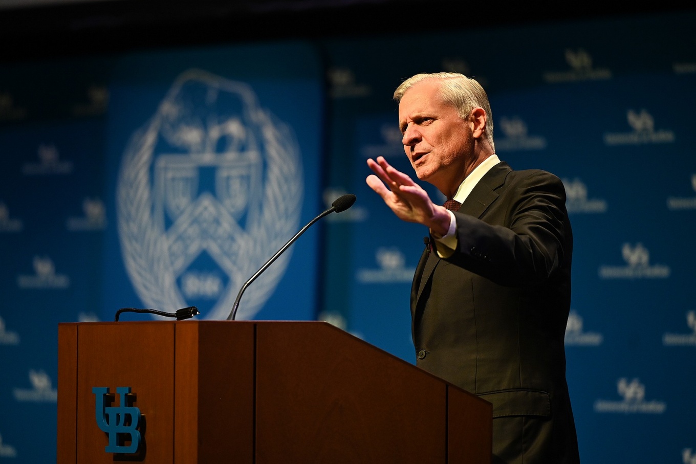 Jon Meacham delivering his Distinguished Speakers Series lecture. 