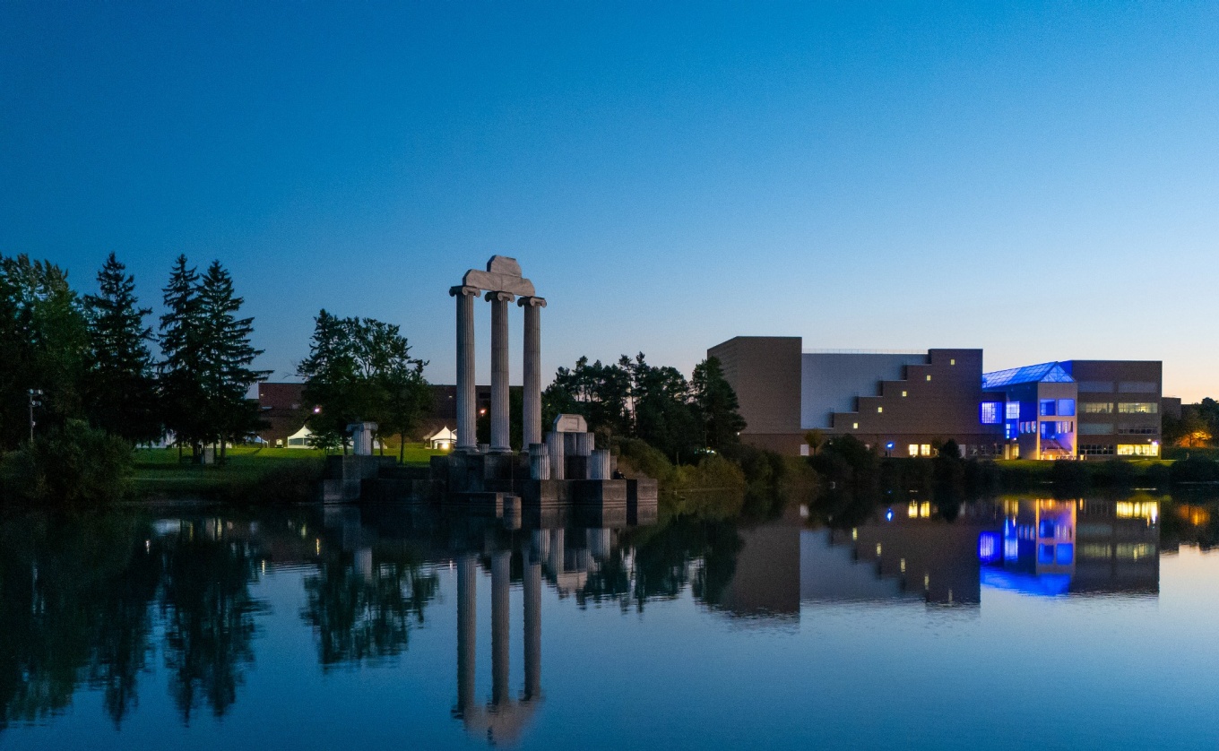 Zoom image: Photo: Douglas Levere 